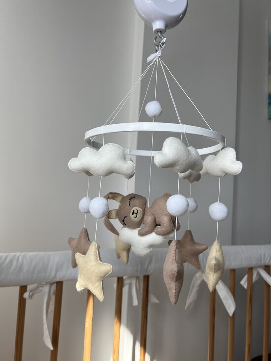 Snaudžiantis kiškelis